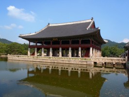 Book cheaper auto hire in Gimpo Airport.